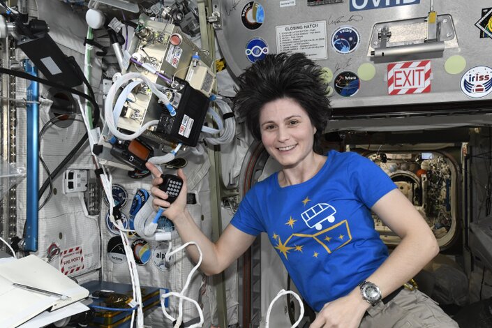 Antenne pointée vers l’ISS lors d’une liaison ARISS